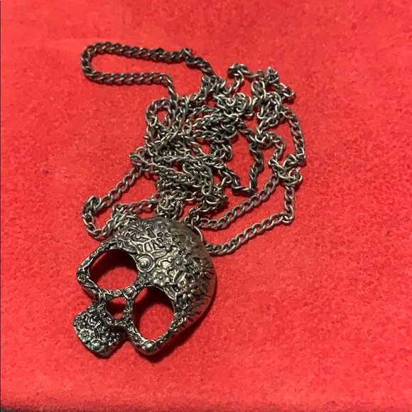 Skull Flower Necklace - Picture 1 of 2